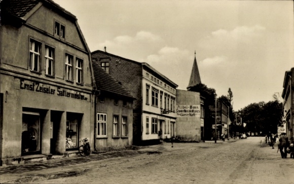 Postcard Eggesin in Mecklenburg Vorpommern, Street of Friendship, Saddlery