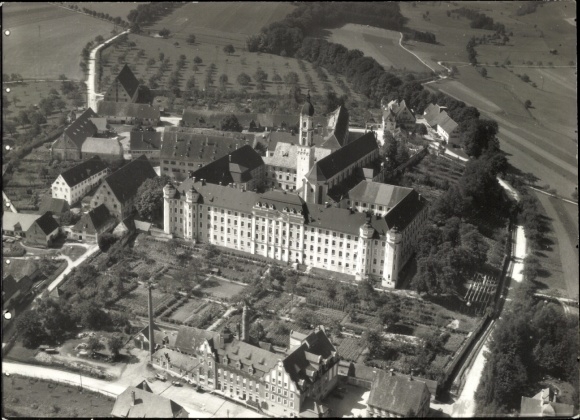 Postcard Ochsenhausen in Württemberg, aerial photograph, overall view