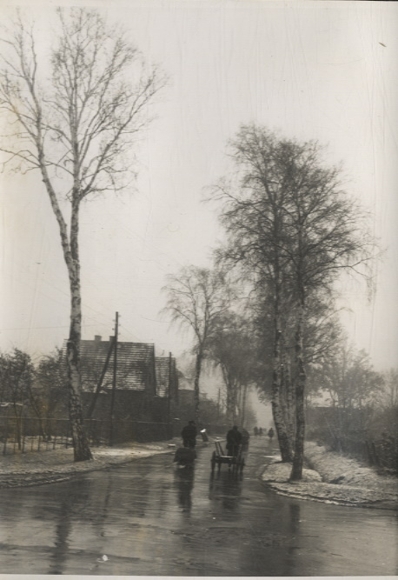 Oryginalne zdjęcie Falkensee, dwór Segefeld, fragment ulicy, około 1946 r.