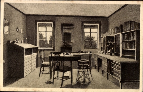 Ak Weimar in Thüringen, Goethes Arbeitszimmer,  Bücherregal, Schreibtisch, Stühle