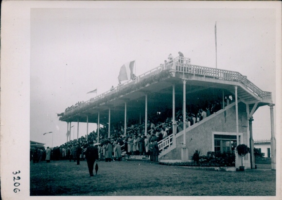 Photo horse racing, Paysages racecourse, grandstand, spectators, Biarritz Sept. 1938