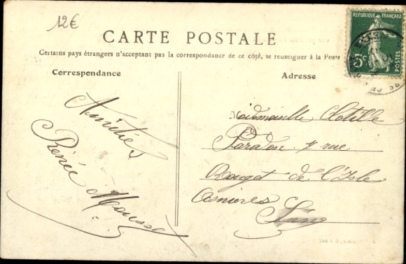 Postcard Lussac les Châteaux Vienne, L'Etang et les Ruines du vieux chateau feodal vue prize au Sud-Ouest