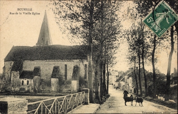 Postcard Écuillé Maine et Loire, church, country road, sightseeing, rider with horse