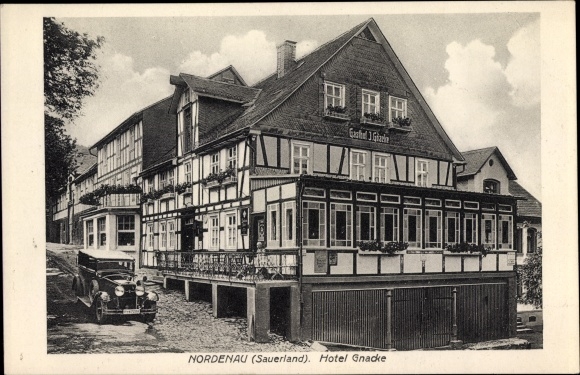 Ak Nordenau Schmallenberg im Sauerland, Hotel Gnacke, Auto