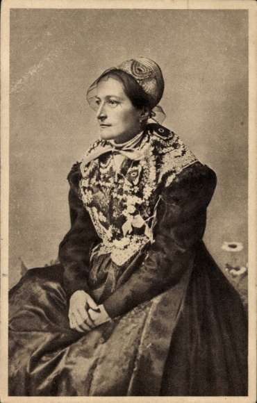 Postcard Kinzigtal Wolfach in the Black Forest, woman in traditional costume, portrait