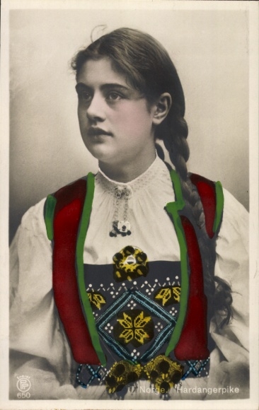 Postcard Woman in Norwegian Costume, Hardanger Pike, portrait