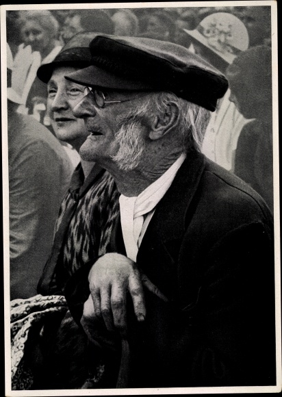 Sammelbild Adolf Hitler, Wahlkampf in Hessen 1932, alter Mann, Sammelwerk Nr. 15 Bild 26