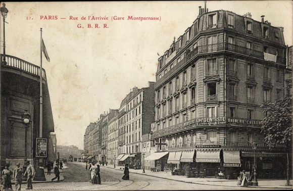 Ansichtkaart Parijs XV Vaugirard, La Gare Montparnasse, Rue de l'Arrivée