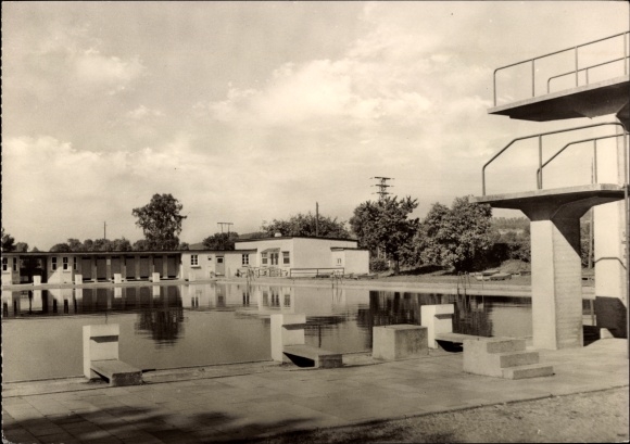 Ak Bad Köstritz in Thüringen, Städt. Sommerbad, Sprungturm