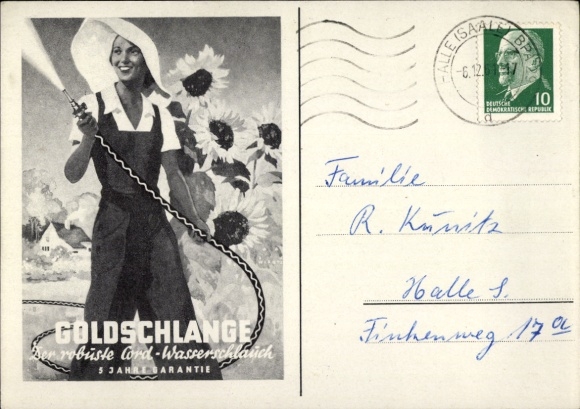 Künstler Ak Reklame Goldschlange, der robuste Cord-Wasserschlauch, Frau im Garten