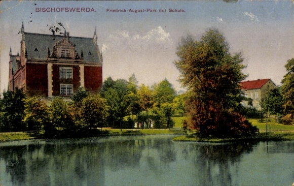 Ak Bischofswerda in Sachsen, Friedrich-August-Park, Schule, Gebäude, Teich