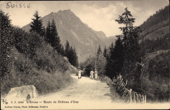 KP L'Etivaz, kanton Vaud, Route de Chateau d'Oex, ścieżka polna, kobiety