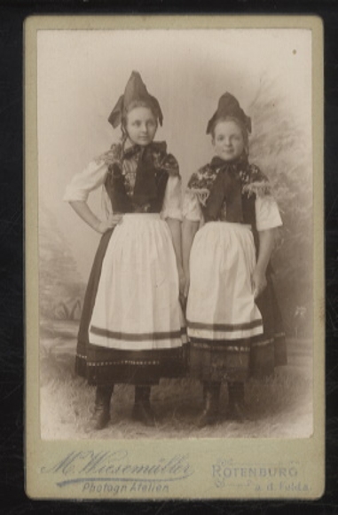 CdV Photography, two girls in Hessian costume
