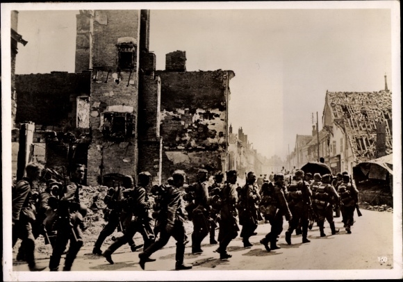 Photo German troops occupy the Atlantic coast up to the Spanish border, June 1940