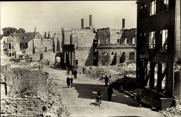 PC Middelburg Zeeland Netherlands, Lange Delft, war destruction II WW