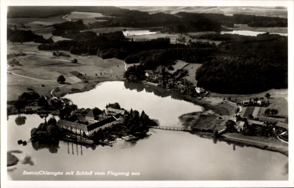 Ansichtkaart Seeon Seebruck am Chiemsee Opper-Beieren, kasteel, luchtfoto