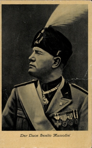 Ak Benito Mussolini, Portrait in Uniform, Orden