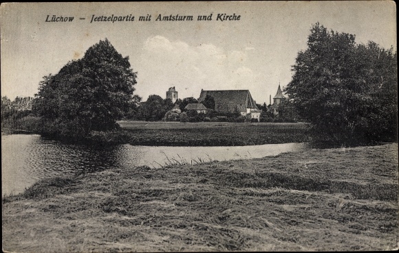 Postcard Lüchow im Wendland, Jeetzelpartie with a view of the official tower and church