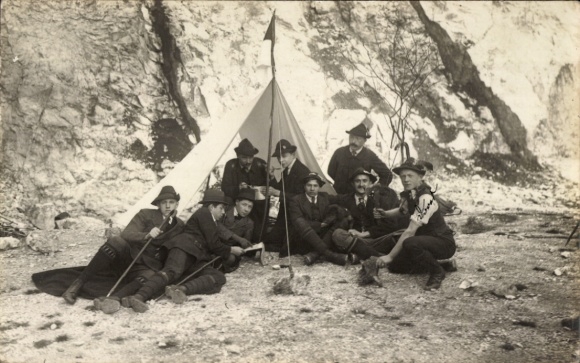 Photo Postcard Hiking group near Ulm?, tent in front of a rock face