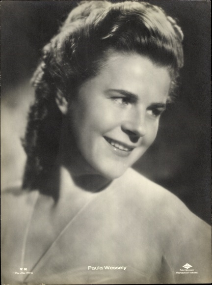 Postcard actress Paula Wessely, portrait