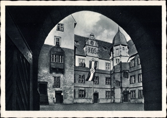 Ak Varenholz Kalletal in Lippe, BDM Obergauführerinnenschule, Schlosshof