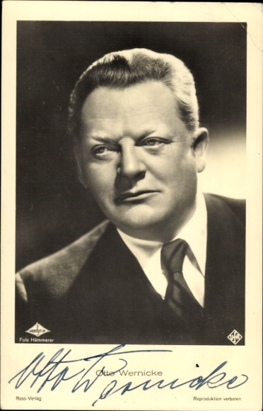 Ak Schauspieler Otto Wernicke, Portrait im Anzug, Ufa Film, Autogramm