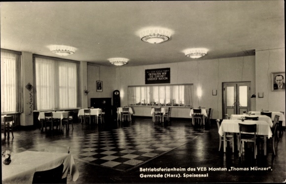 Postcard Gernrode Quedlinburg in the Harz Mountains, dining room from the company holiday home of the VEB Montan Thomas Munzer