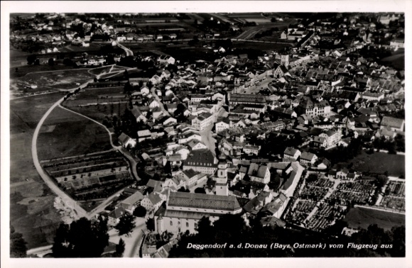 Ak Deggendorf im Bayerischen Wald Niederbayern, Luftaufnahme, Stadtansicht, Donau,  Architektur, 