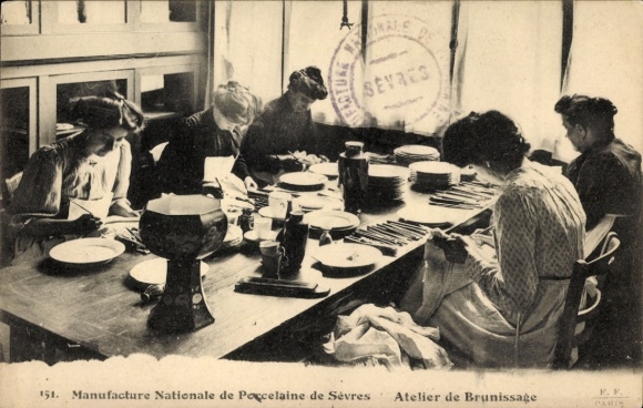 Postcard Sevres, National Porcelain Manufactory, Polishing Workshop