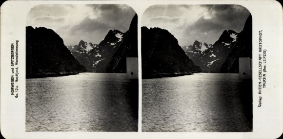 Stereo photo Norway, evening atmosphere at the Nordfjord