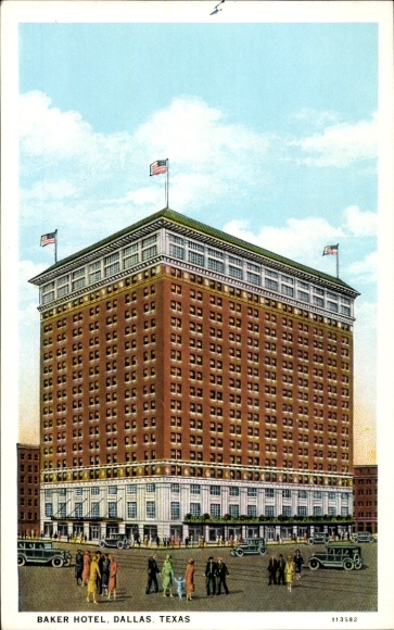 Ak Dallas Texas USA, Baker Hotel, wolkenkrabber, Amerikaanse vlaggen, architectuur