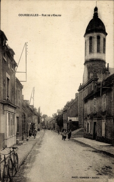 Ak Courseulles sur Mer Calvados, Rue de l'Eglise