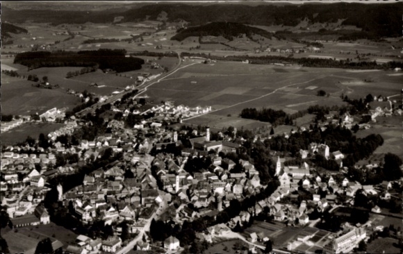 Ak Isny im Allgäu, Luftaufnahme von Isny, Landschaft, Gebäude, Natur
