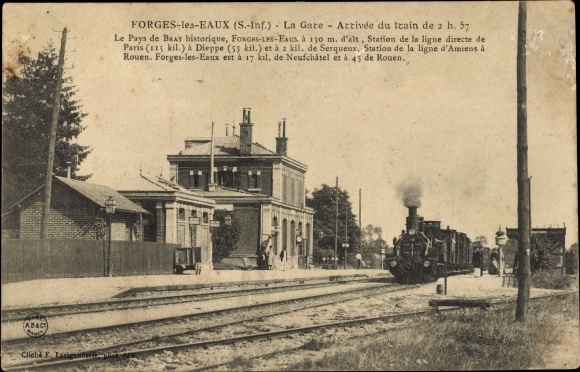 Ak Forges-les-Eaux Seine Maritime, La Gare, Arrivee du train