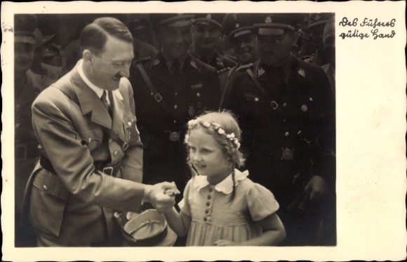 Postcard Führer and Reich Chancellor Adolf Hitler, The Führer's kind hand, girls, SS men