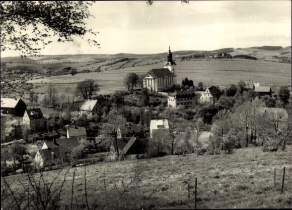 Ak Mildenau im Erzgebirge, Kirche, Ortsansicht
