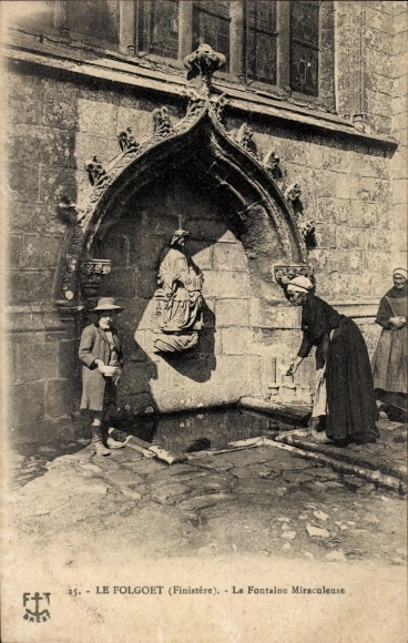 Postcard Le Folgoet Finistère, The Miraculous Fountain, Wunderbrunnen