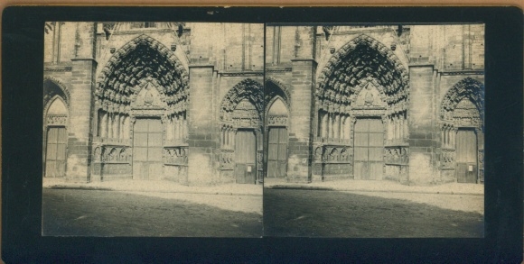Stereo photo Nevers Nièvre ?, portal of the cathedral