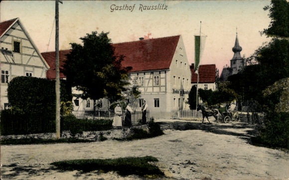Postcard Rausslitz Raußlitz Nossen in Saxony, Gasthof Landstraße, horse-drawn carriage, people