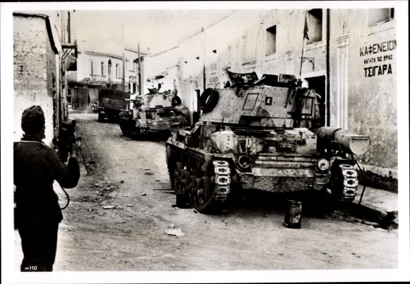 Photo Heinrich Hoffmann, English tanks and guns in a Greek town, April 1941
