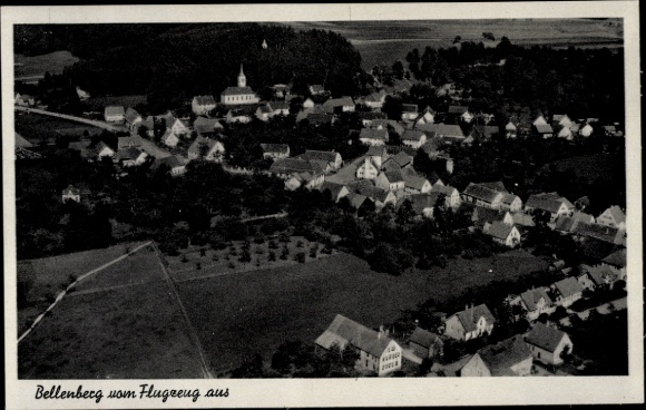 Ak Bellenberg (Kreis Detmold) Horn Bad Meinberg am Teutoburger Wald, Luftaufnahme von  Dorfansich