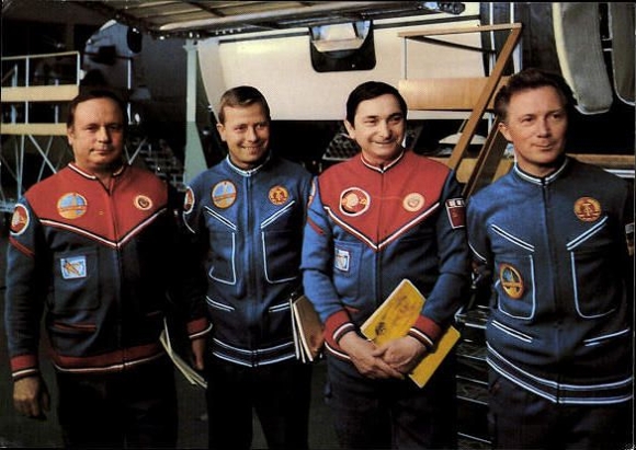 8 old PCs astronaut Sigmund Jähn, various views
