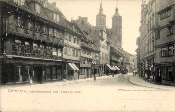 Ak Göttingen in Niedersachsen,  Johannisstraße, Johanniskirche,  Gebäude