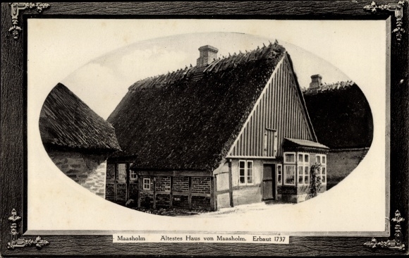 Passepartout ansichtkaart met reliëf Maasholm in Sleeswijk-Holstein, het oudste huis van Maasholm, gebouwd in 1737