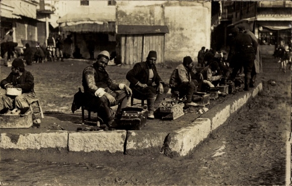 Photo Postcard Prilep Macedonia, boot polisher