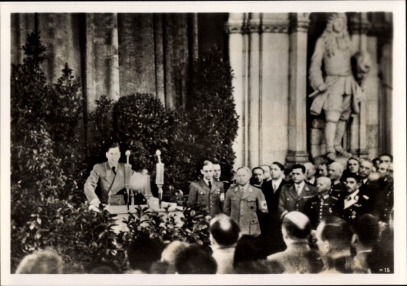 Photo Vienna, opening of the Grillparzer exhibition by Reich Governor von Schirach, January 1941