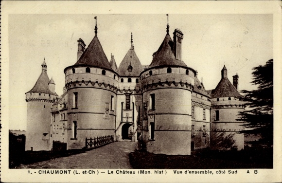 KP Chaumont sur Loire Loir-et-Cher, widok na zamek na południe, pomniki, zdjęcie czarno-białe