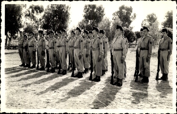 Photo French soldiers in uniforms, rifle, year 1957