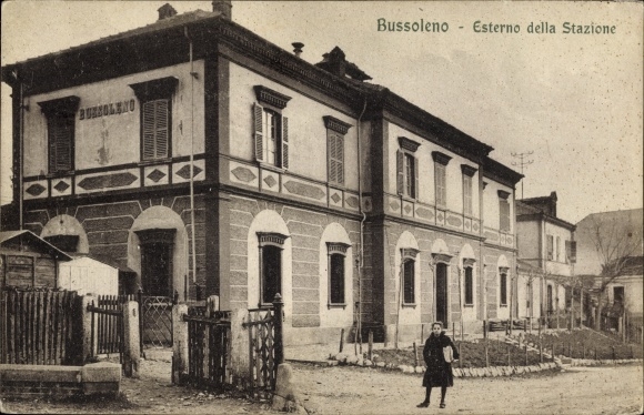 Postcard Bussoleno Piemonte Italien, Exterior of the Station