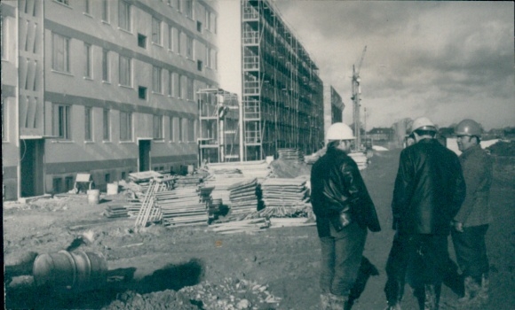Foto Hansestadt Wismar ?, Neubaugebiet, Plattenbau, Arbeiter
